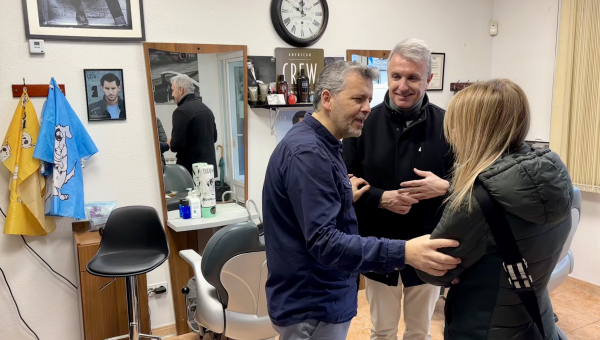El Alcalde visita la Peluquería Ramón