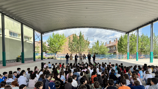 Cumpliendo para avanzar. Inaugurada la nueva cubierta en el Colegio Carpe Diem de Villanueva del Pardillo