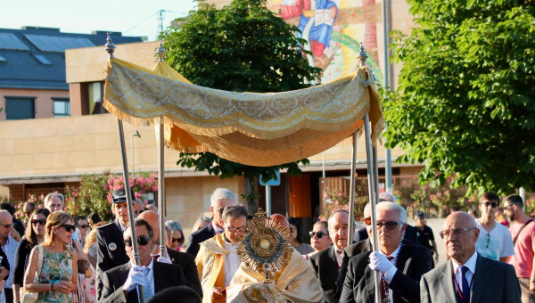 Villanueva del Pardillo celebra la tradición del Corpus Christi