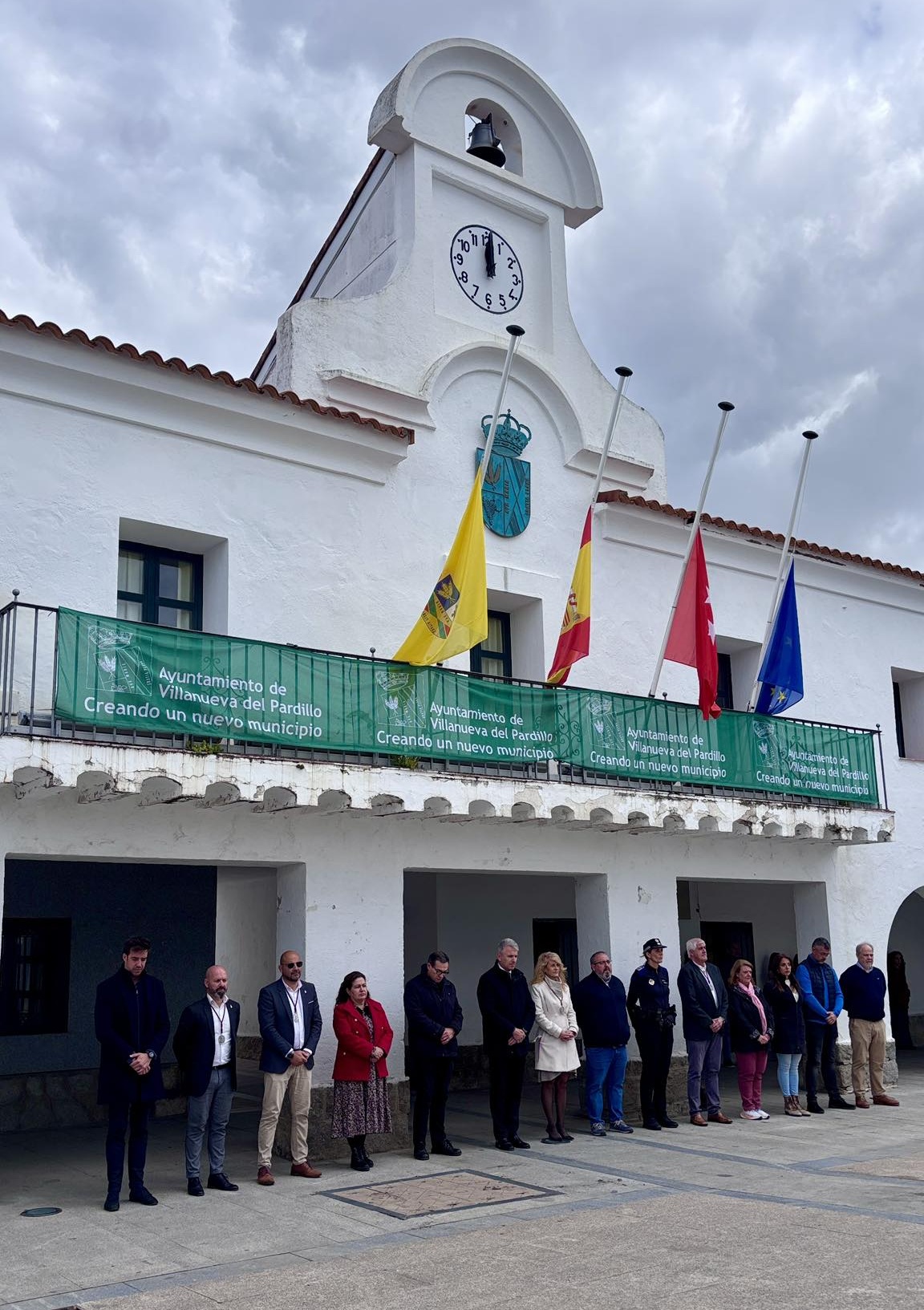 Minuto de silencio en Villanueva del Pardillo