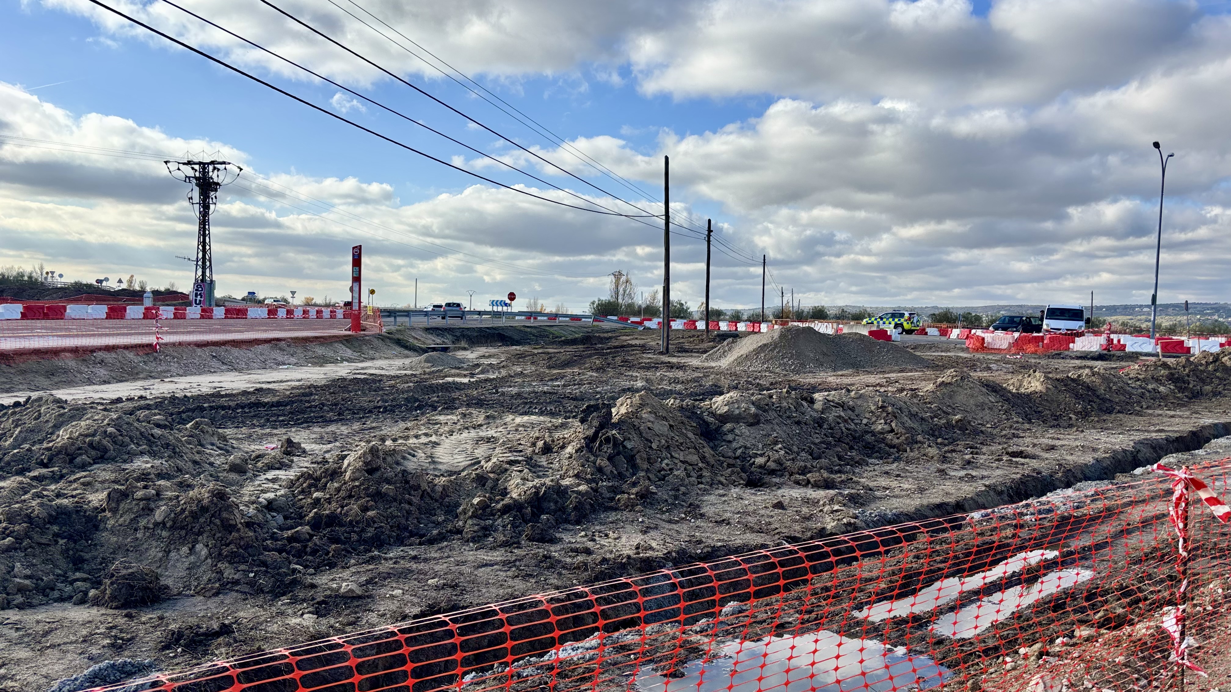 Avanzan a buen ritmo las obras de la rotonda de acceso al polígono industrial de Villanueva del Pardillo