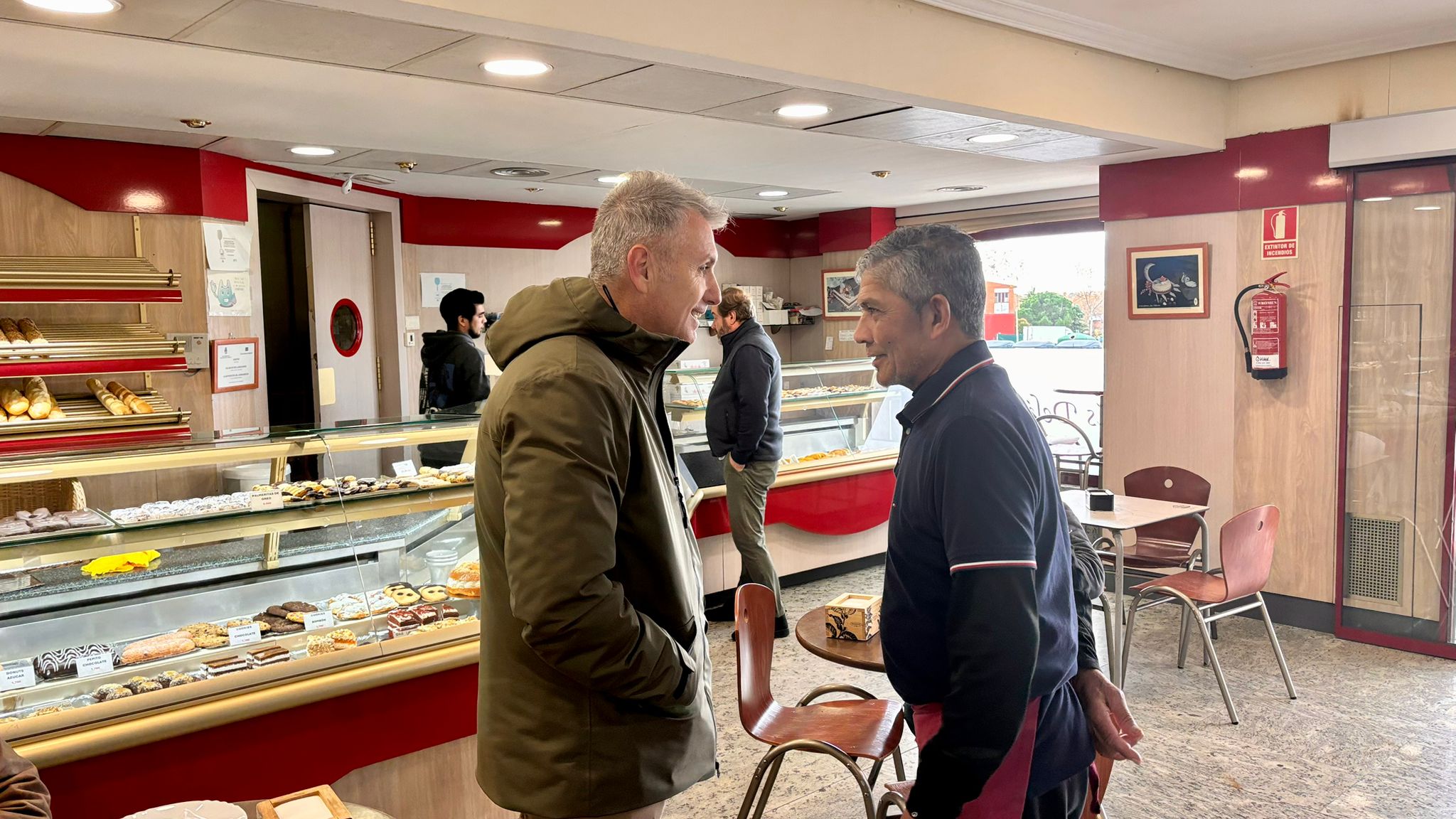 El Alcalde visita la Pastelería Mis Delicias