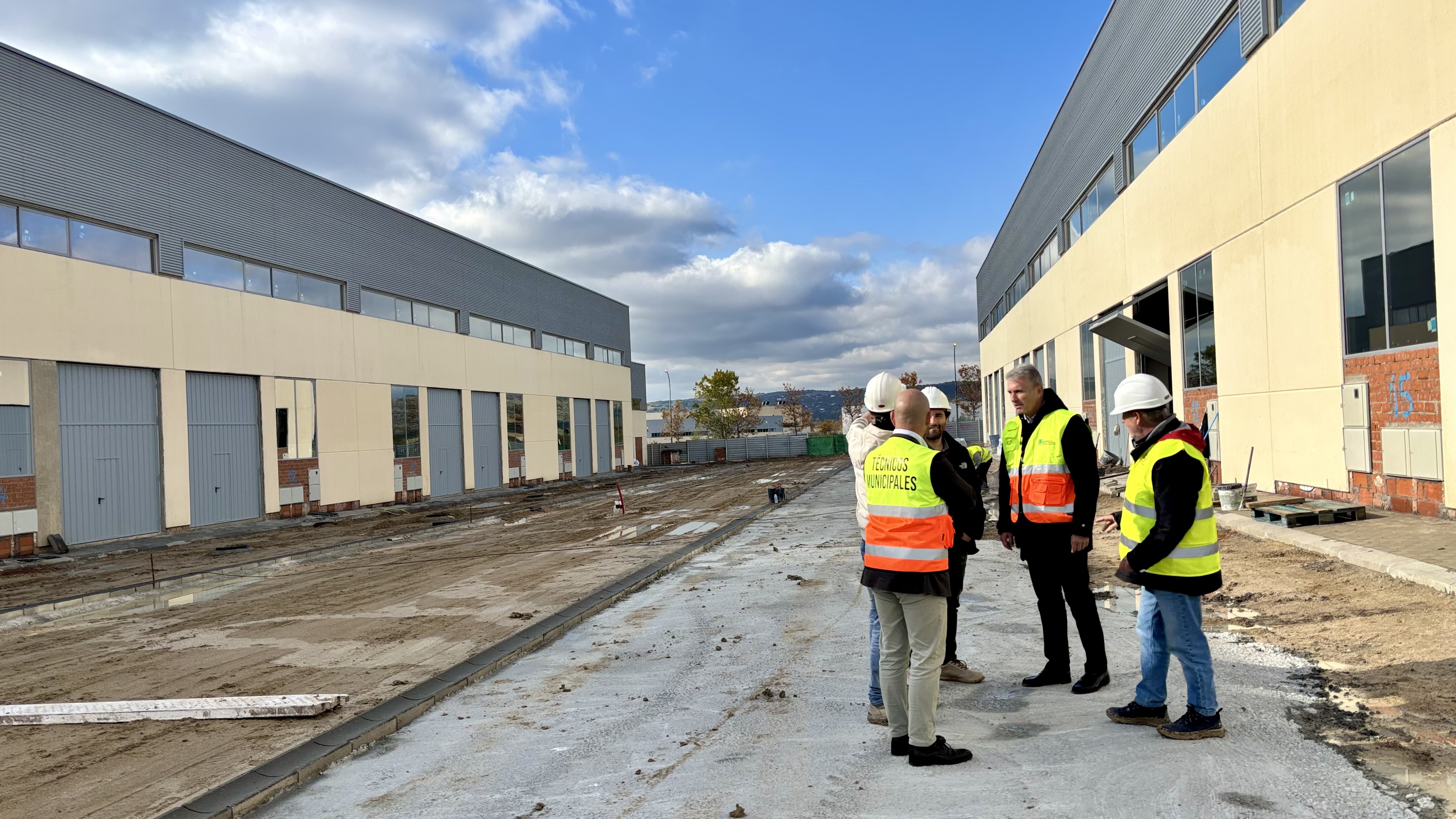 Progreso y desarrollo del Polígono Industrial con la puesta en marcha de 24 naves para empresas