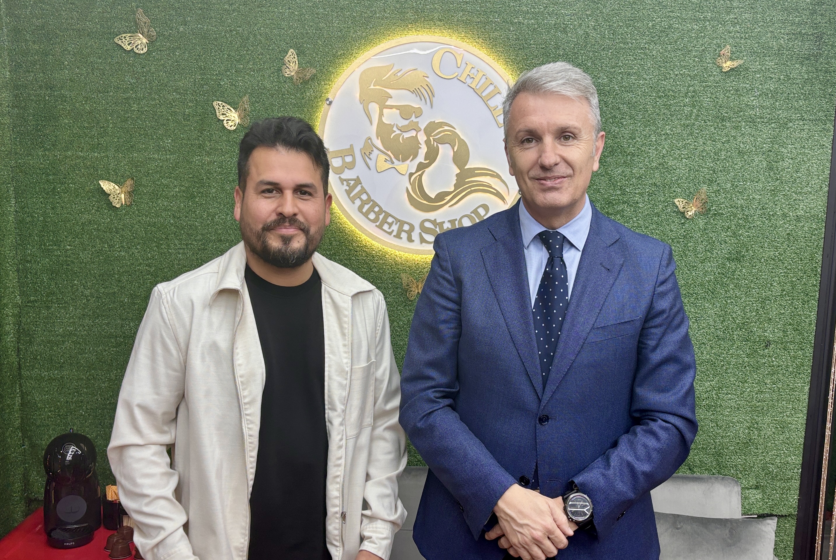El Alcalde visita la Peluquería Chill Barber Shop