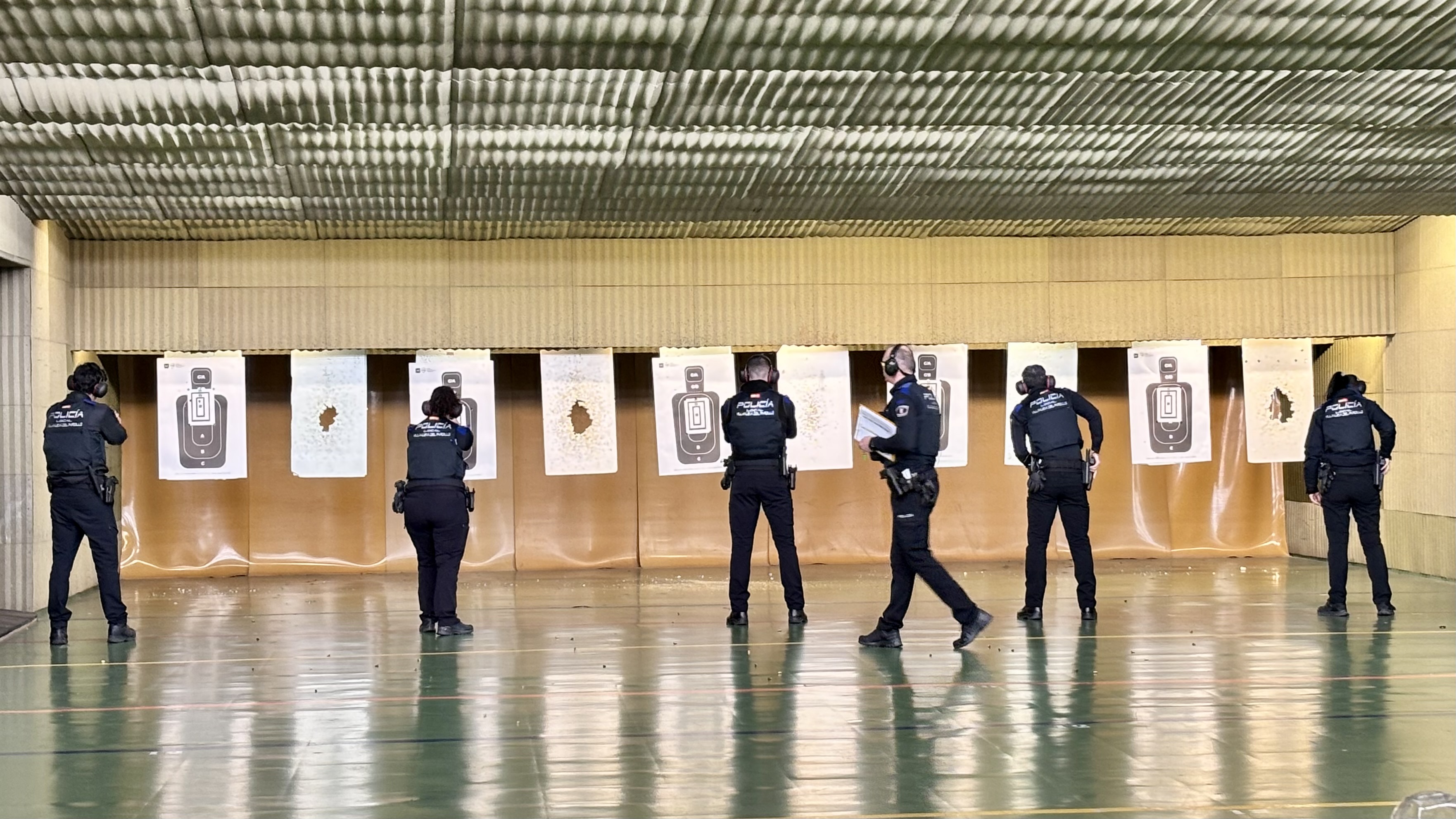 Policía Local de Villanueva del Pardillo continúa formándose con prácticas de tiro