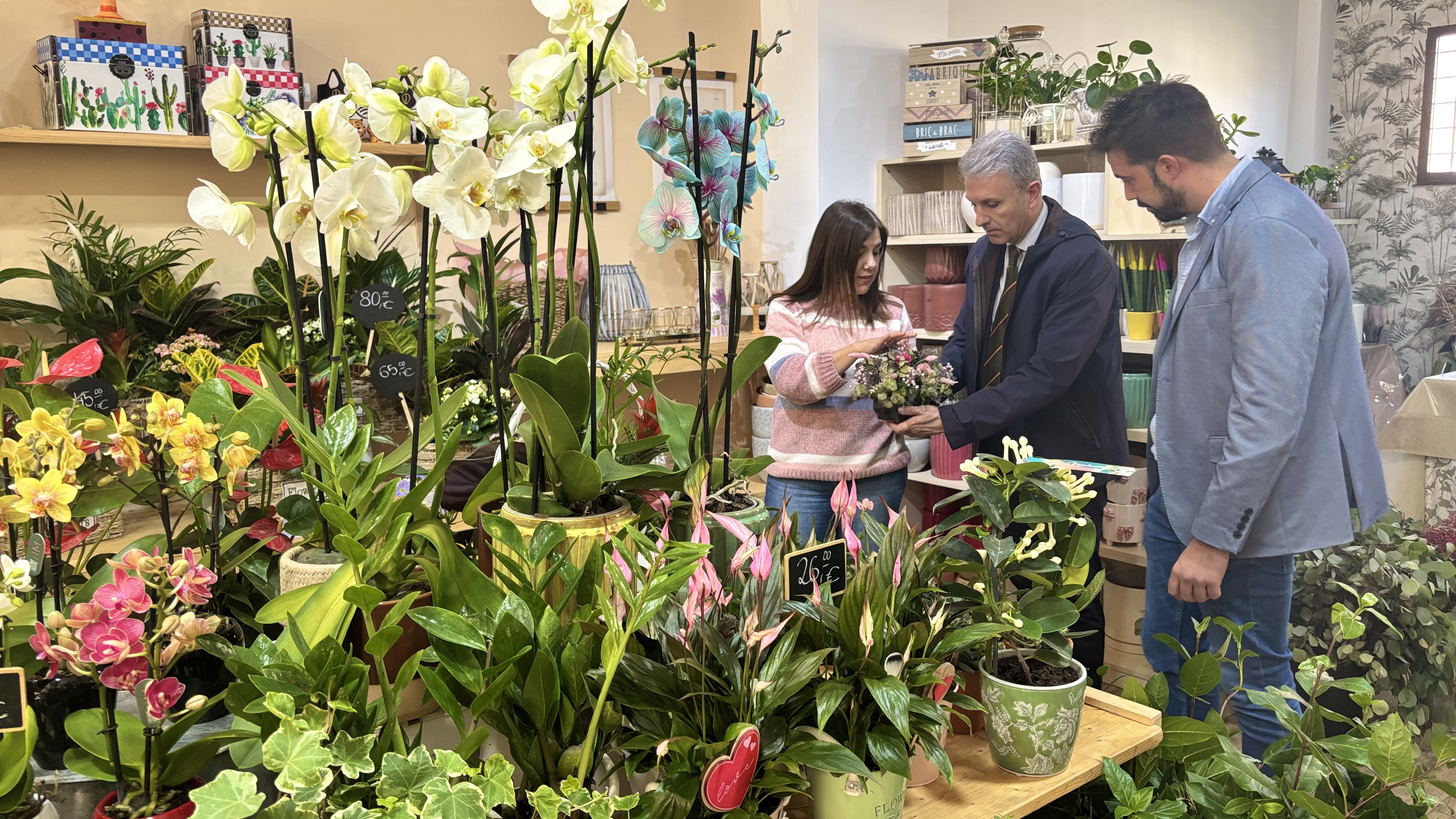 El Alcalde visita la Floristería Floraliën