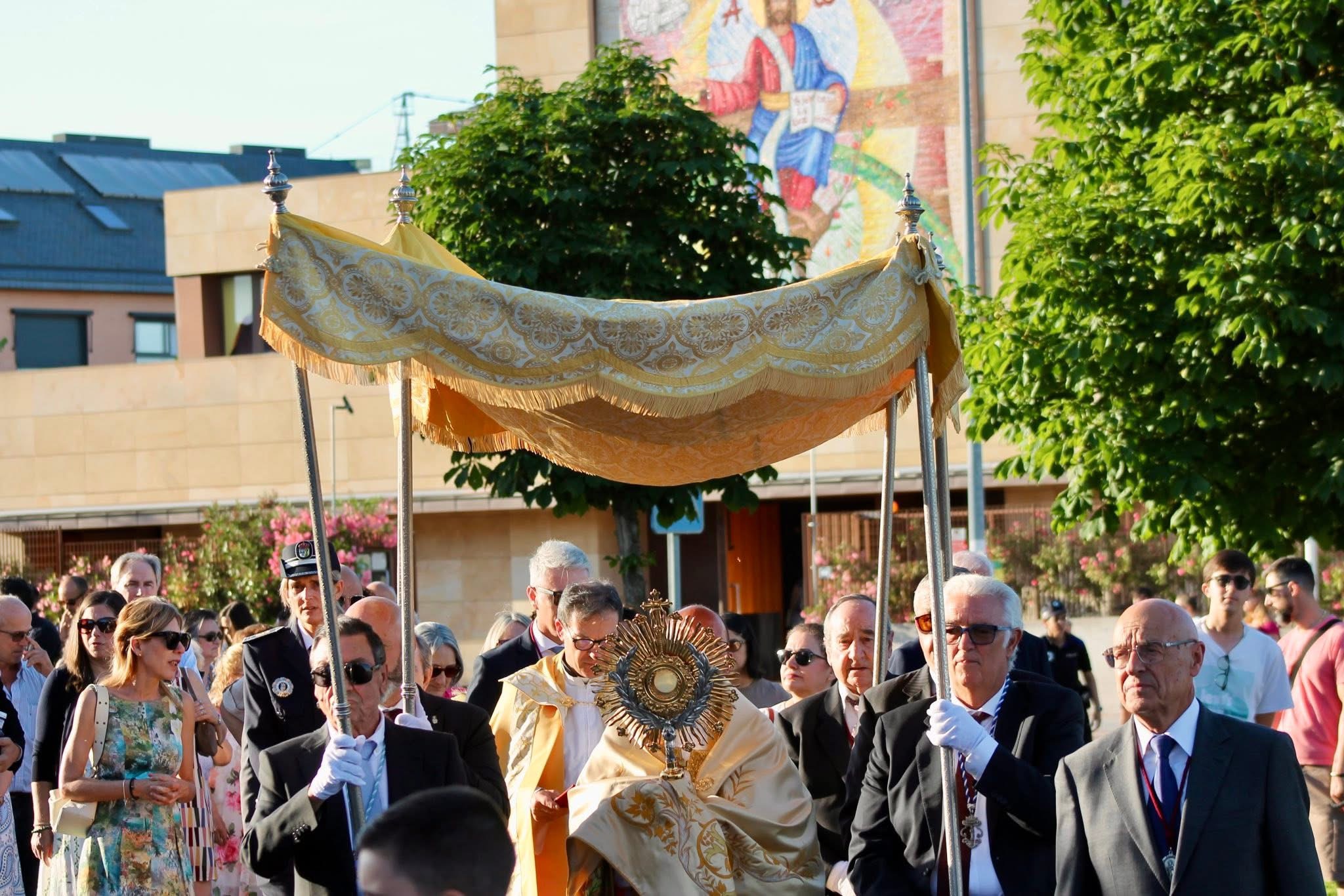 Villanueva del Pardillo celebra la tradición del Corpus Christi