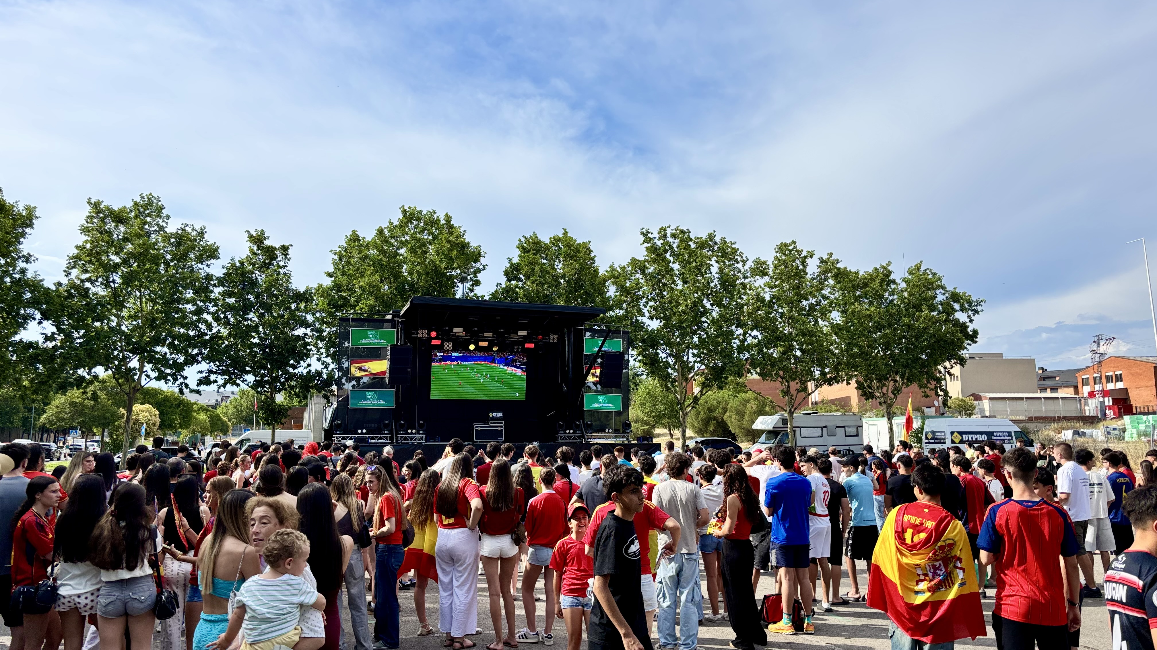 Villanueva del Pardillo con España. Gran acogida en el primer partido de nuestra selección en el Mundial