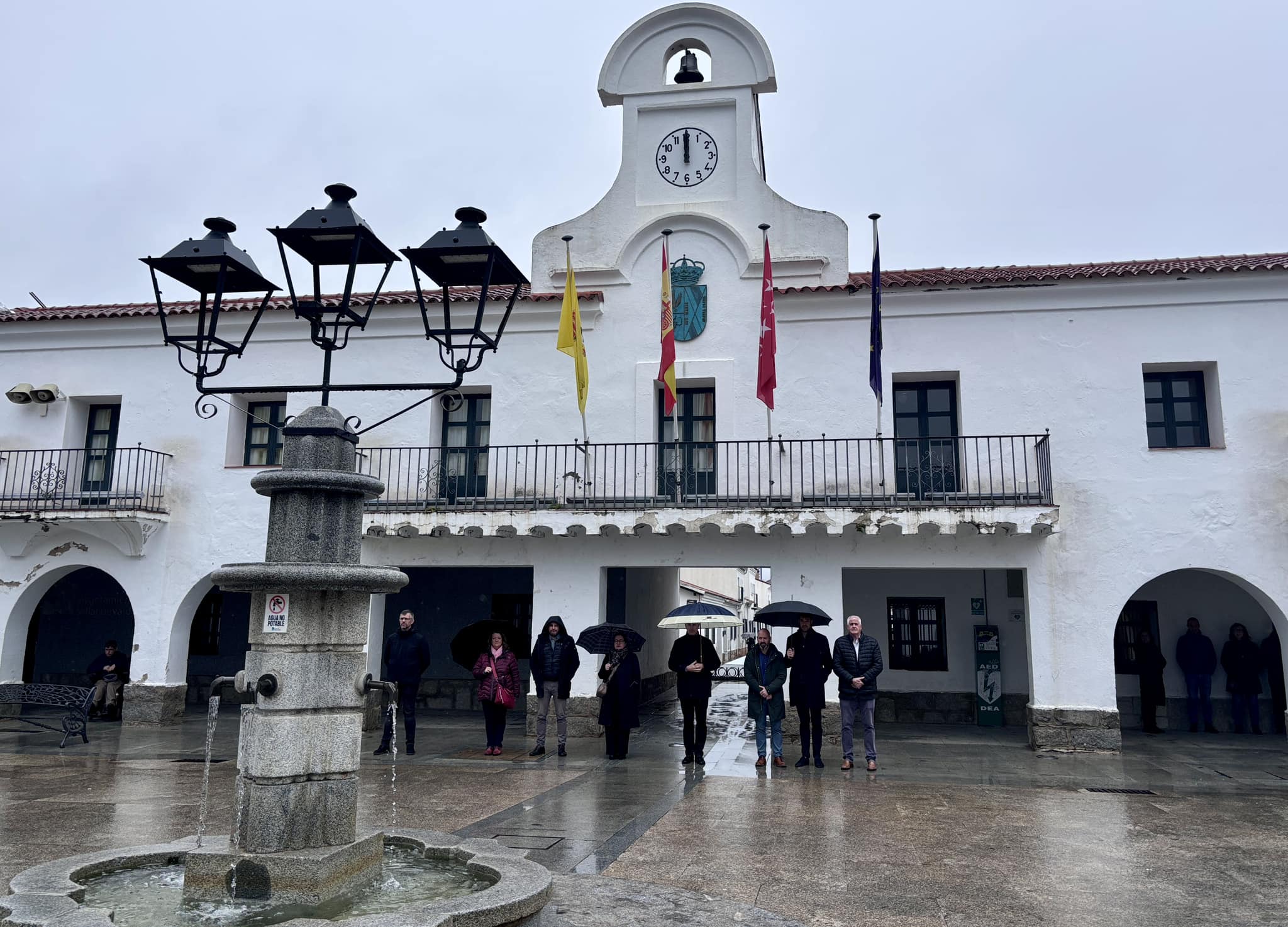 Minuto de silencio en Villanueva del Pardillo